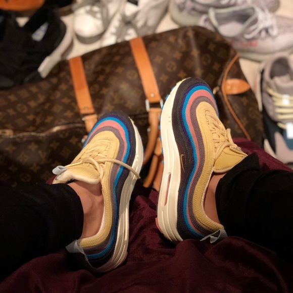 air max sean wotherspoon on feet